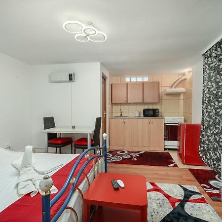 Stone Gate Apartment #3 Bucareste Exterior foto