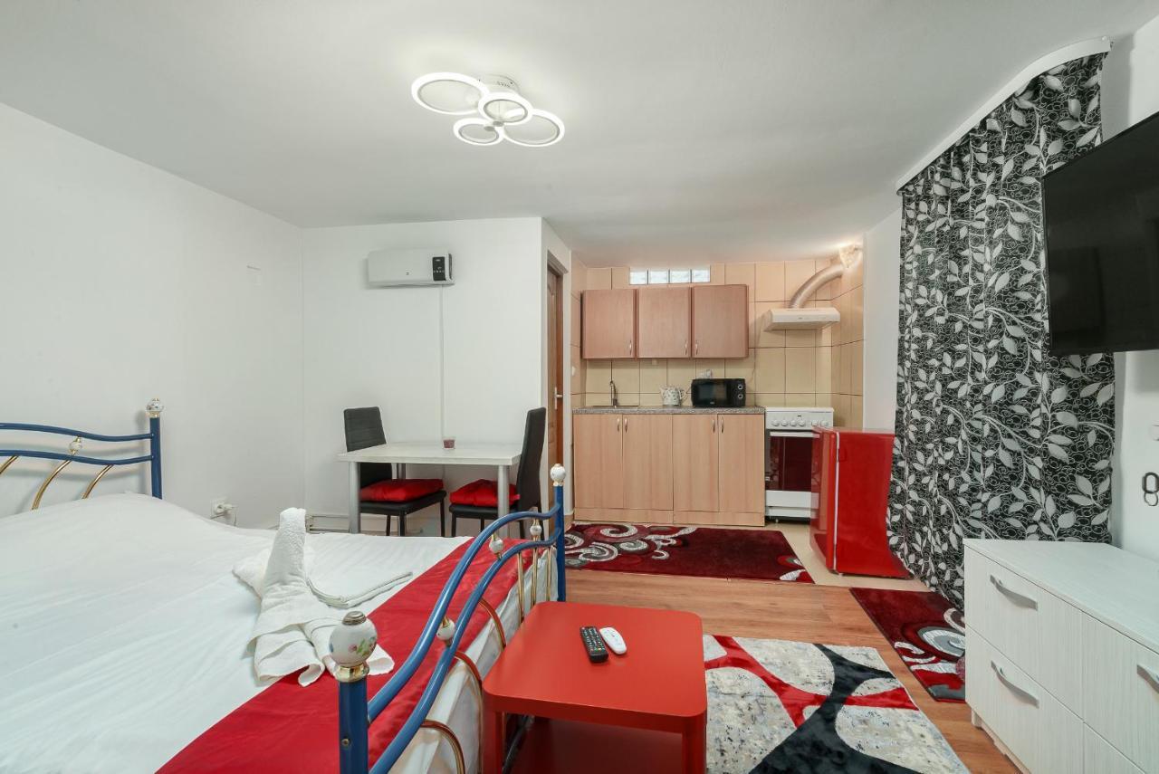 Stone Gate Apartment #3 Bucareste Exterior foto