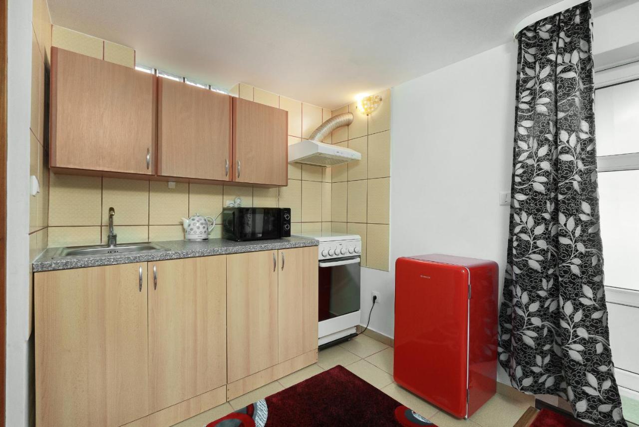 Stone Gate Apartment #3 Bucareste Exterior foto