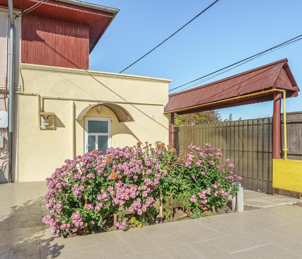 Stone Gate Apartment #3 Bucareste Exterior foto